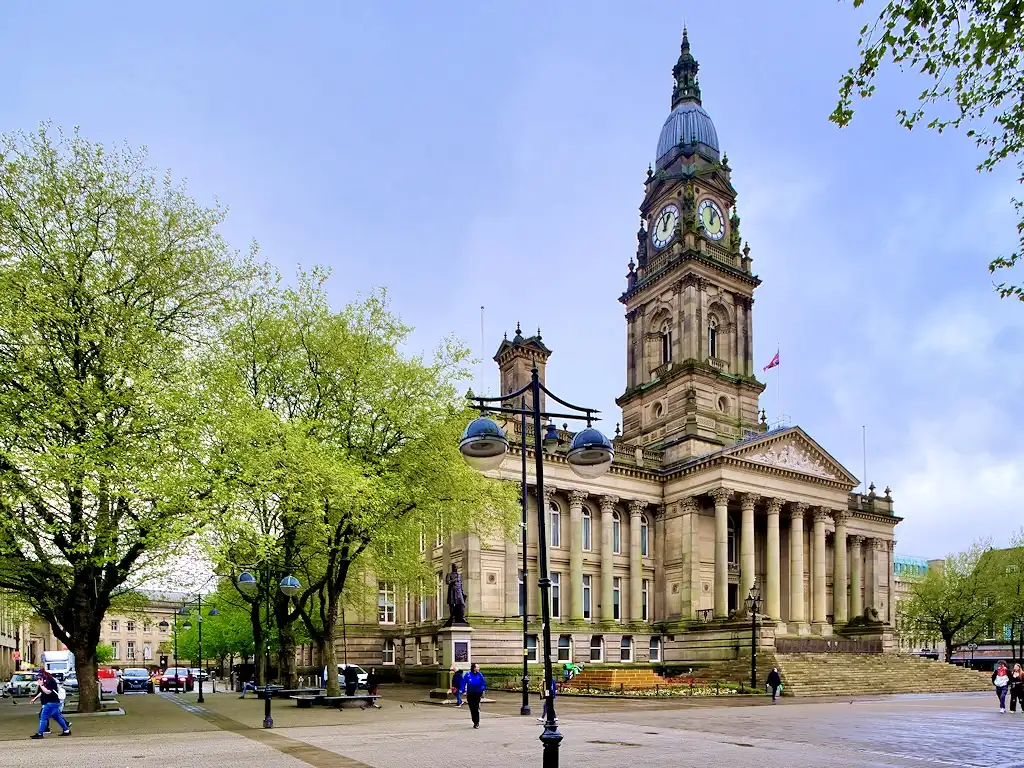 Bolton Town Hall, Victoria Square